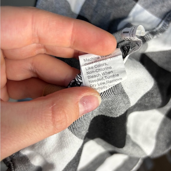 SHEIN Black and White Checkered Top - Picture 8 of 8